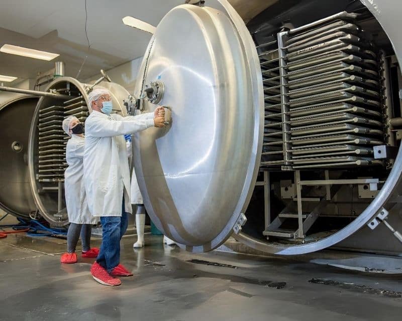 aligncenter industrial-freeze-dryer